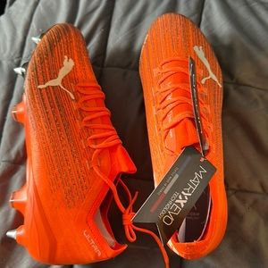 brand new - puma soccer cleats sz 8.5